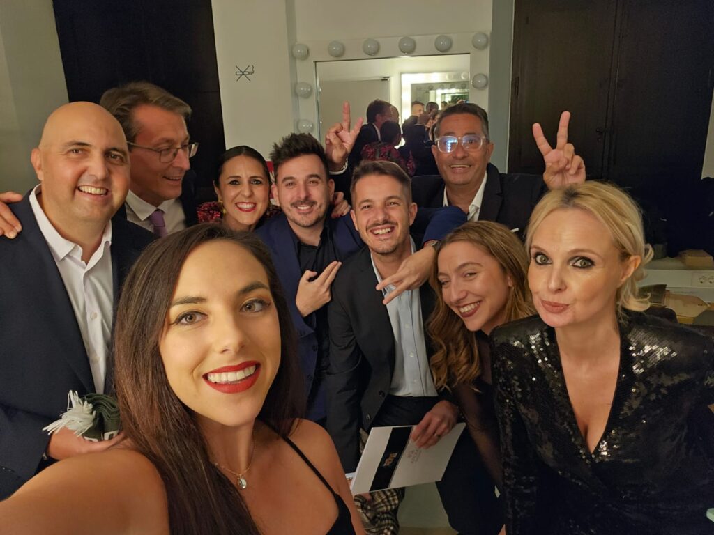 El equipo humano que hizo posible esta maravillosa Gala 2023 : Kiko Garcia Delgado, Antonio Rengel, Marina Rivas, Maria Jesus Fernández, Jose Moreno, Raúl Romero, Mar Bianchi, Isabel Sanchez, Emilio Guerrero, Gloria González, Emilio Fernández, Daniel Marín, LauraPérez Torres, y a todos los asociados de la APDM.