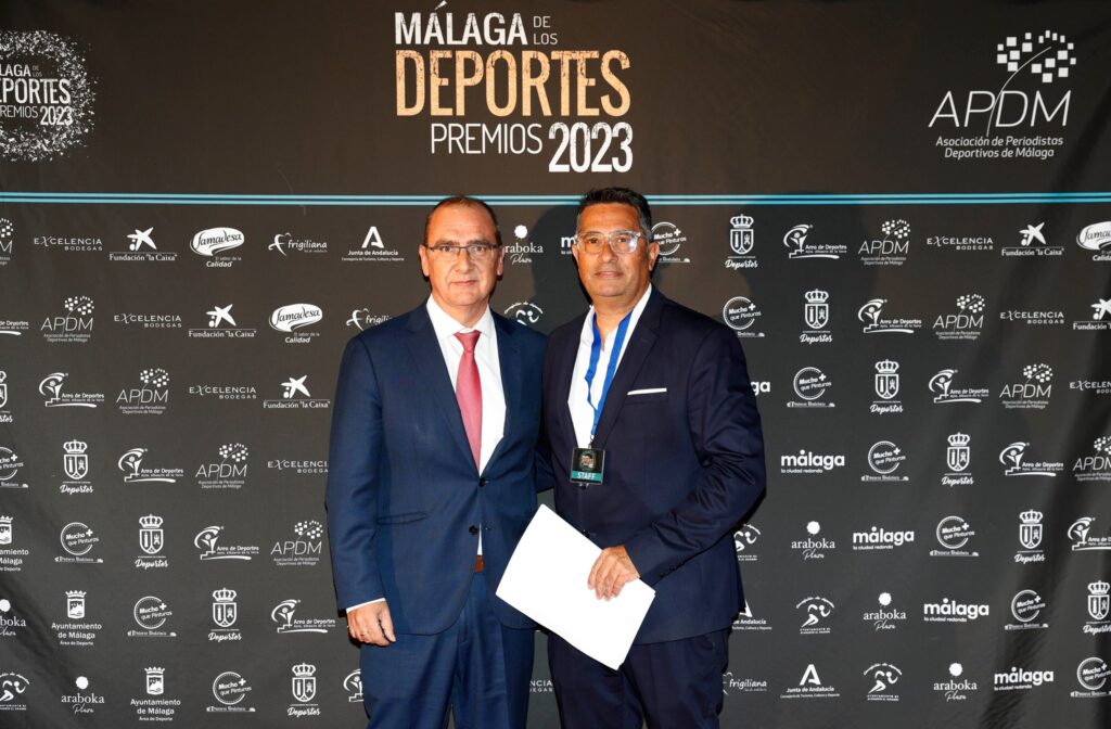 Compartiendo photocall  con uno de los grandes comunicadores de España, Juan Ignacio Gallardo, Director de Diario Marca.