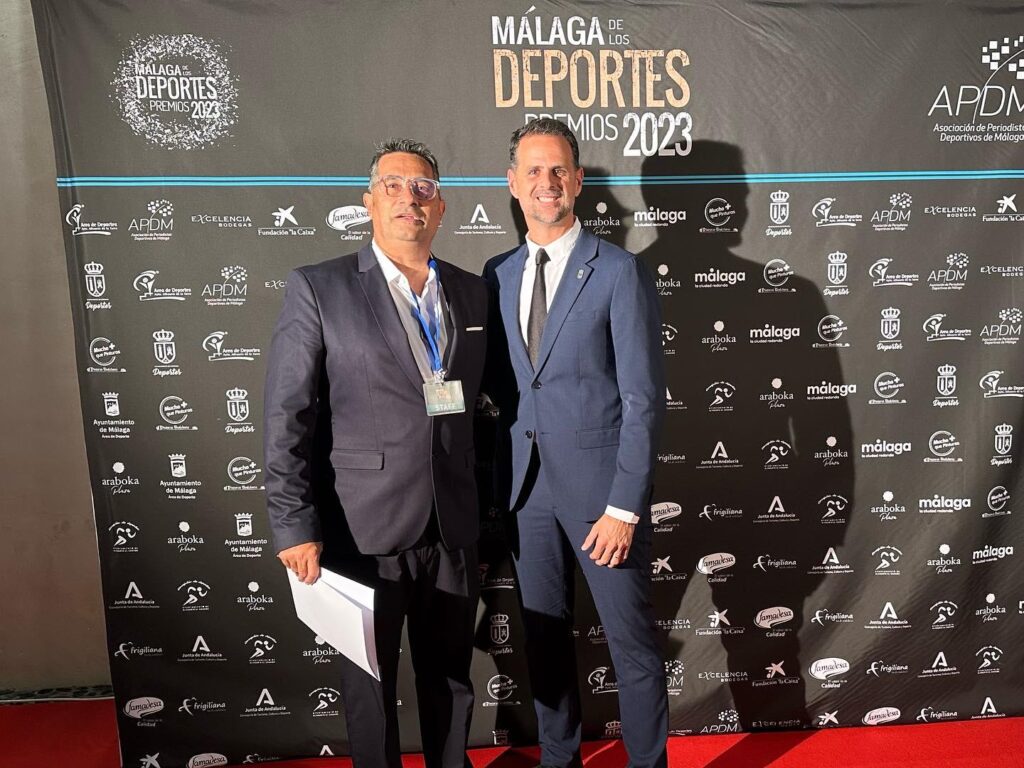 Con un gran amigo y referente, Julio Rodríguez, compañero en la Asociación y actual Delegado de Deportes del Ayuntamiento de Fuengirola, el mejor de los bolicheros.
